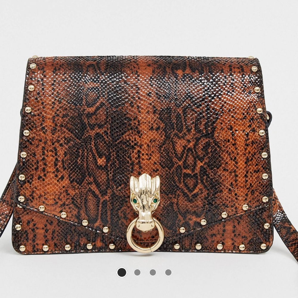 Snake print bag with Dragon Emblem Accent!! 🐲